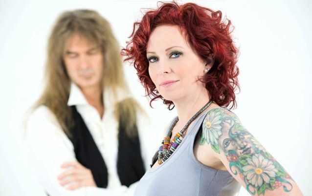 Anneke Van Giersbergen (The Gathering) si Arjen Lucassen (Ayreon) canta la Bucuresti pe 19 februarie
