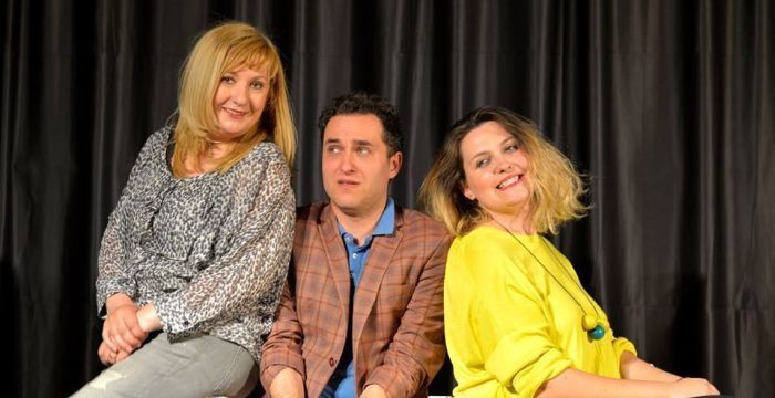 Teatrul Rosu: "Terapie in trei"