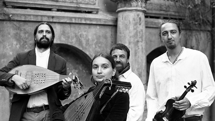 Sibiu: Concerte Pe Acoperis: Trei Parale - "România. 100 de minute"